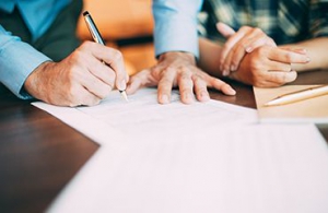 FRACCIÓN XI LAS CONTRATACIONES DE SERVICIOS PROFESIONALES